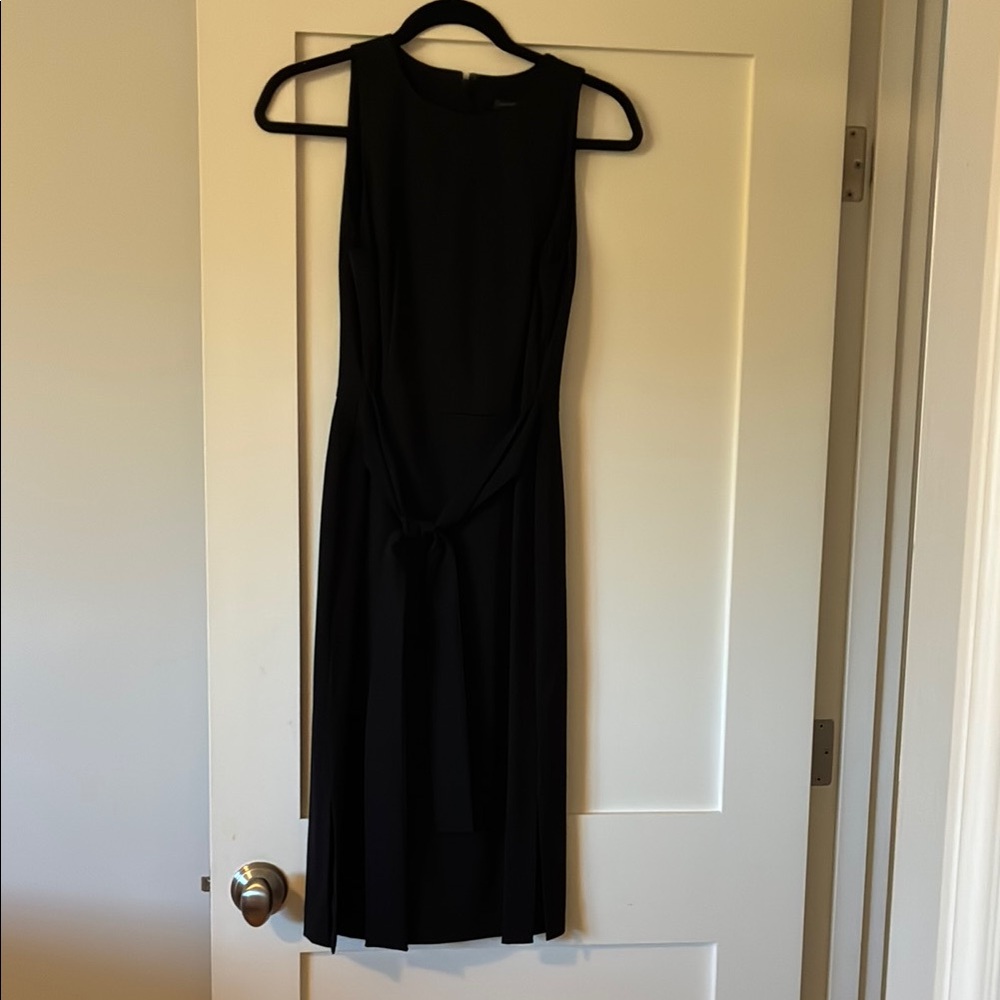 Elegant Black Sleeveless Dress